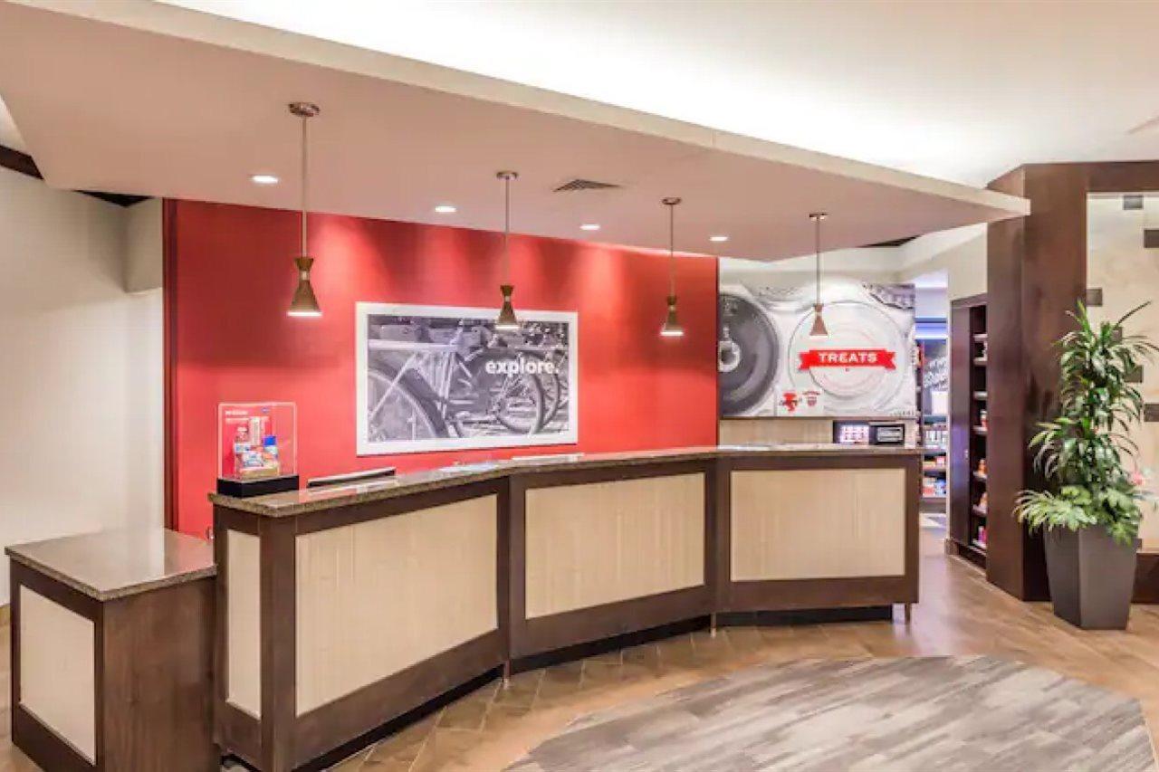 Hampton Inn & Suites Madison Downtown Exteriér fotografie