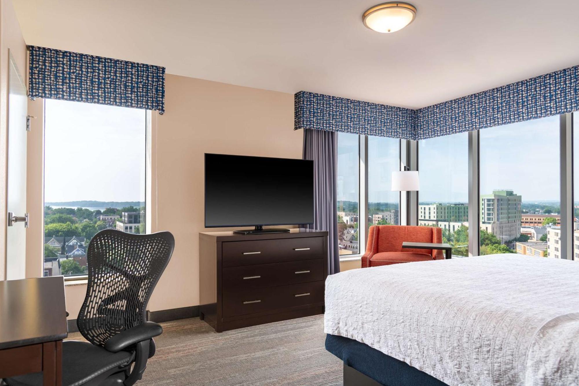 Hampton Inn & Suites Madison Downtown Exteriér fotografie