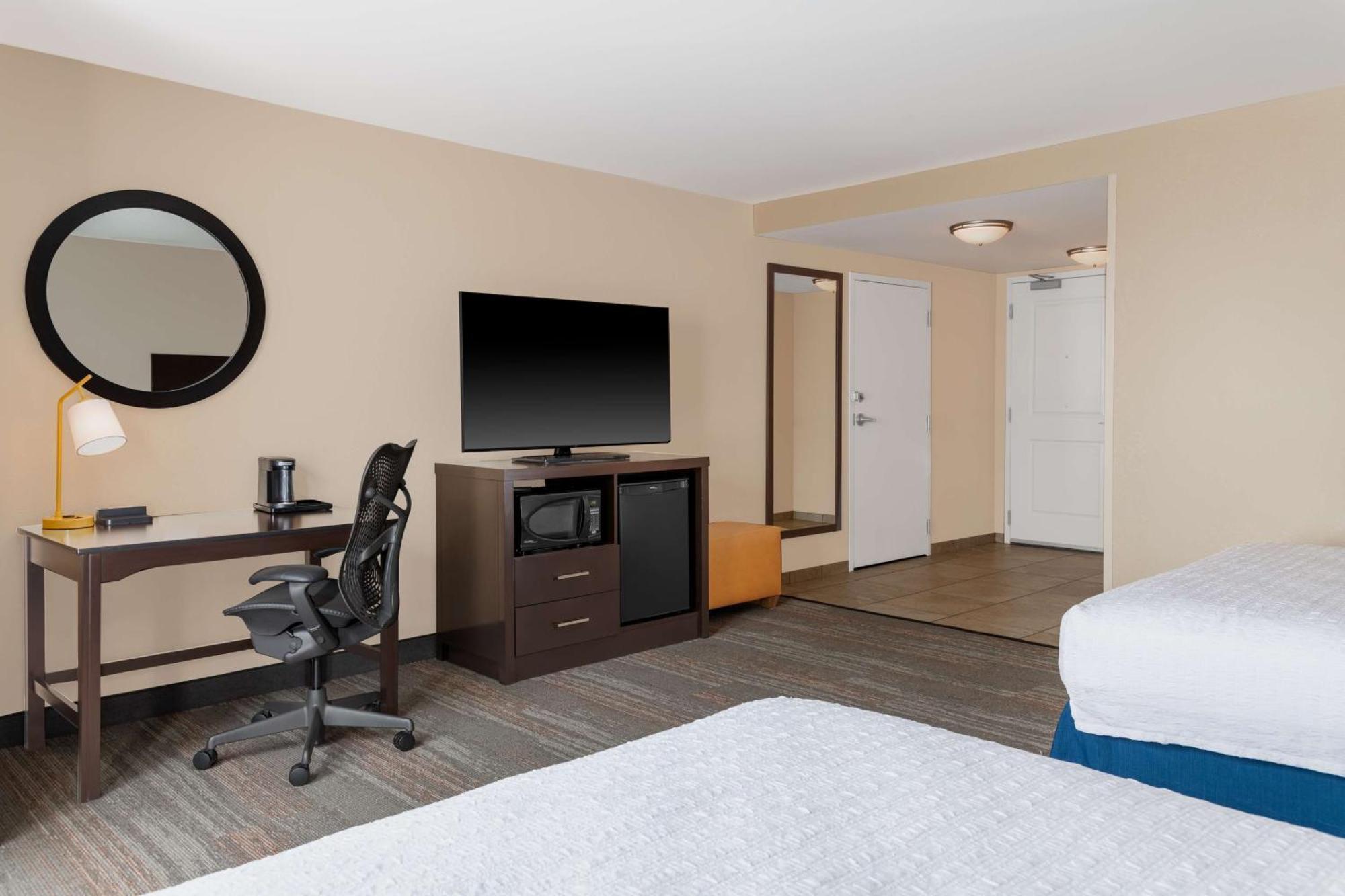 Hampton Inn & Suites Madison Downtown Exteriér fotografie
