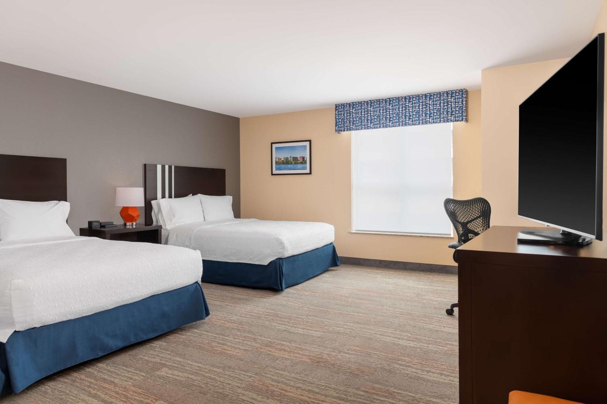 Hampton Inn & Suites Madison Downtown Exteriér fotografie